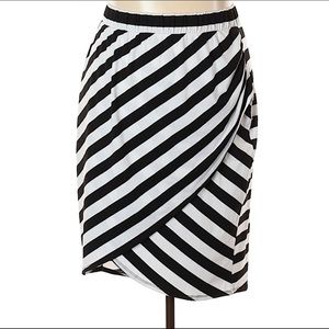 FADED GLORY Black & White Striped Skirt size 4X